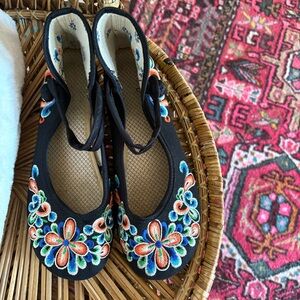 Embroidered Floral Black Ballet Flats